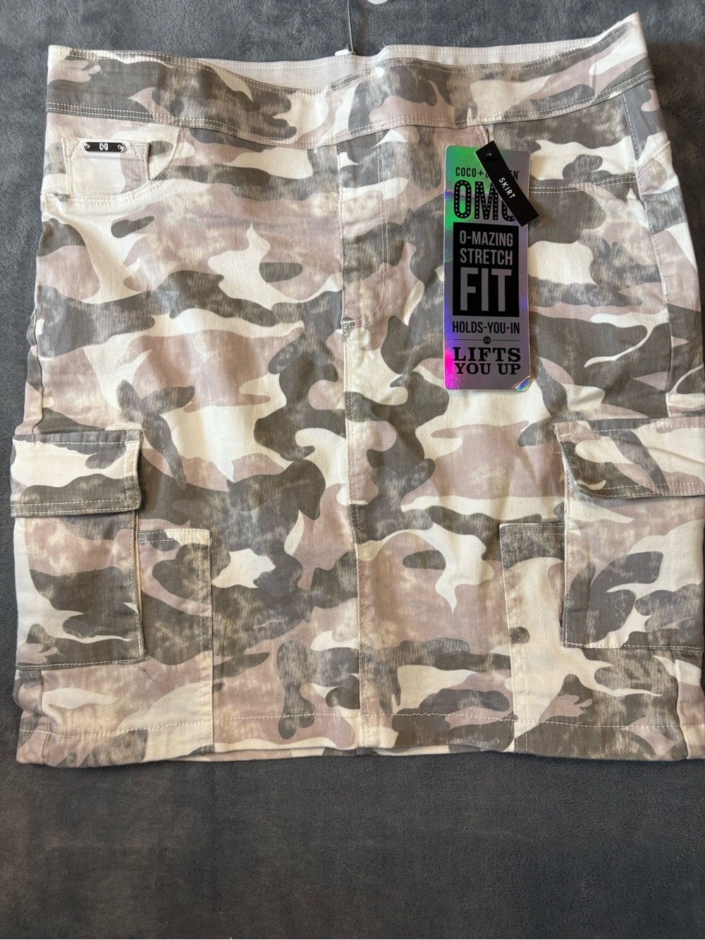 O-Mazing Stretch Cargo skirt